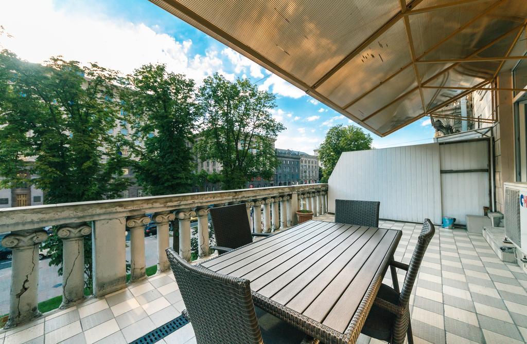 Kreschatik 21 With Terrace 2Br Киев Екстериор снимка