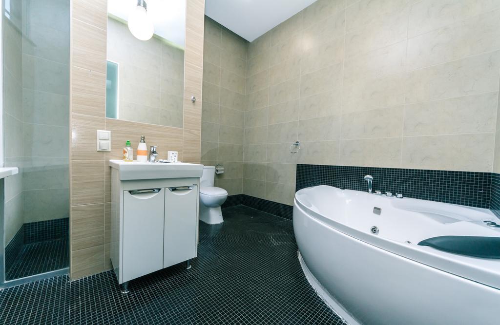 Kreschatik 21 With Terrace 2Br Киев Екстериор снимка