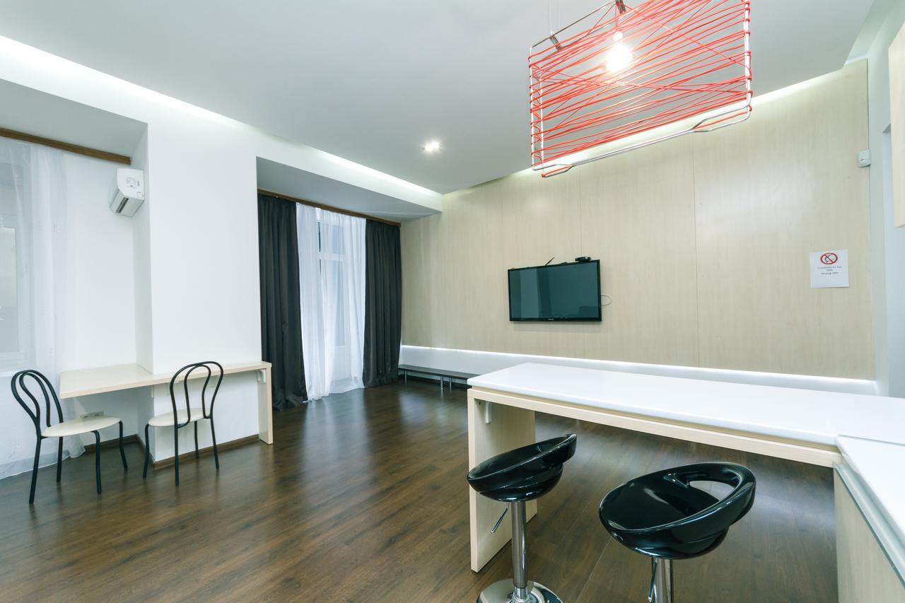 Kreschatik 21 With Terrace 2Br Киев Екстериор снимка