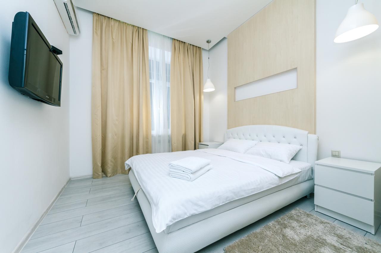 Kreschatik 21 With Terrace 2Br Киев Екстериор снимка